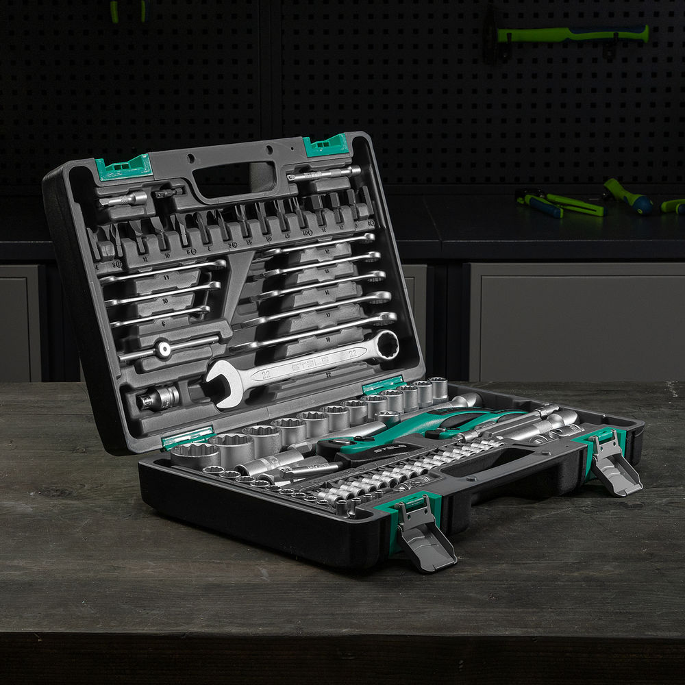 Набор инструментов 1/2, 1/4, CrV, 12 гранные головки, пластиковый кейс, 82 предмета Stels