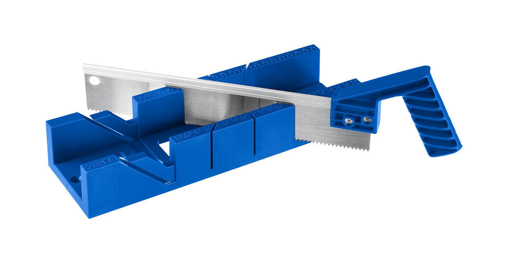 Стусло пластиковое с пилой 65 х 40 мм, 300 мм ЗУБР Профессионал 15380-30_z01