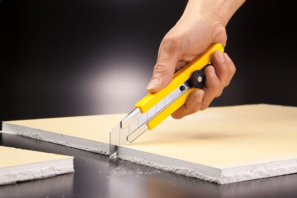 Нож с выдвижным лезвием 25 мм OLFA OL-H-1