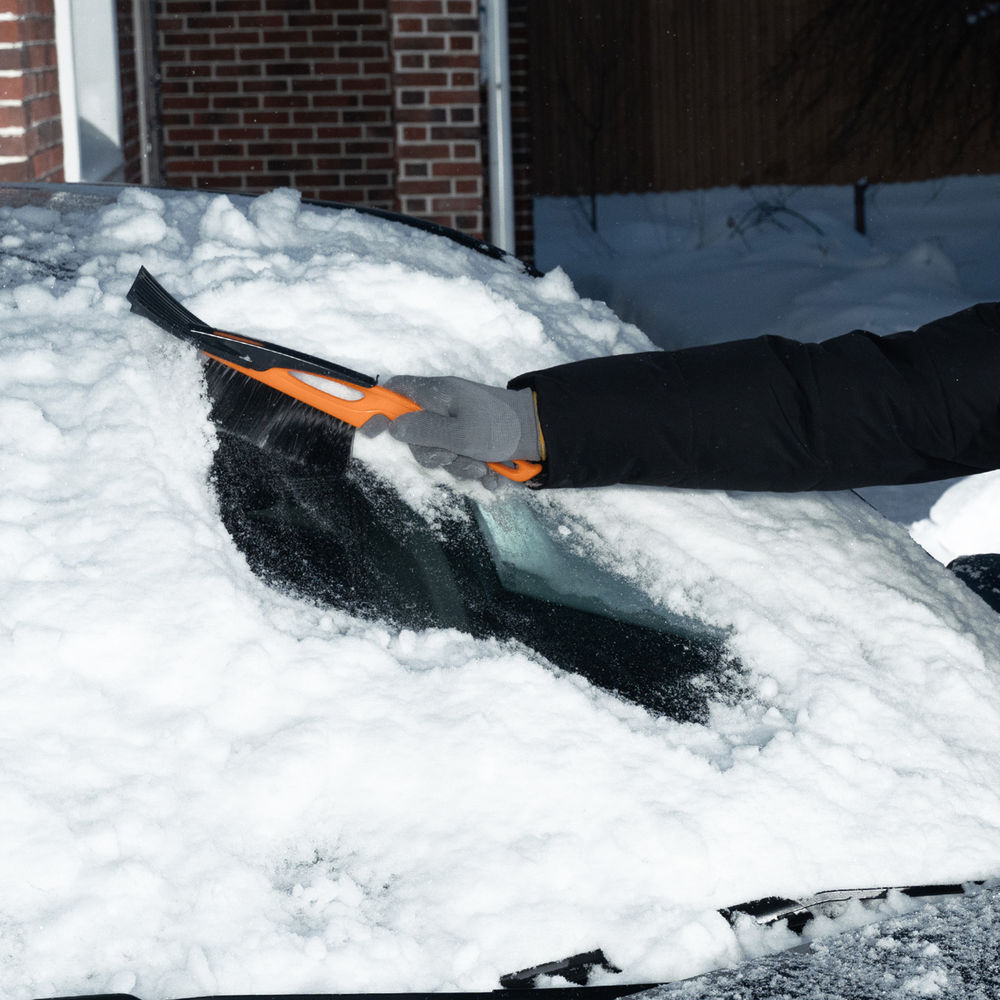 Щетка-сметка для снега со скребком, 400 мм Sparta (552915)