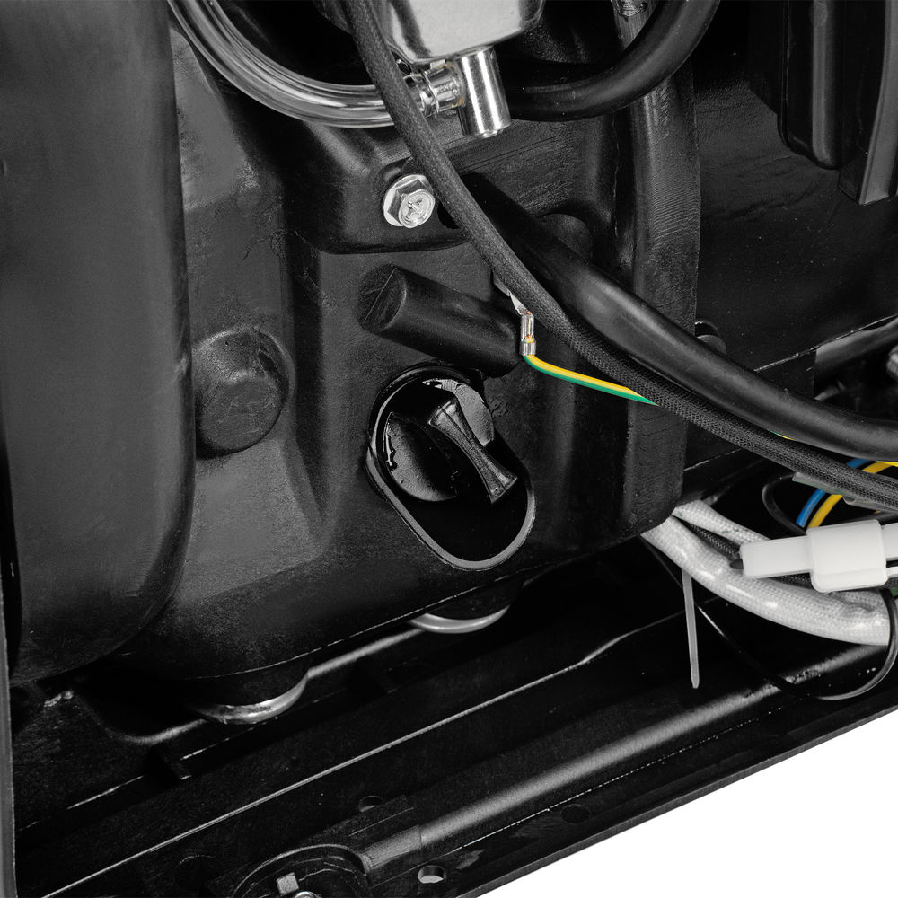 Генератор инверторный GT-1200iS, 1.2 кВт, 230 В, бак 2.4 л, закрытый корпус, ручной старт Denzel (94701)