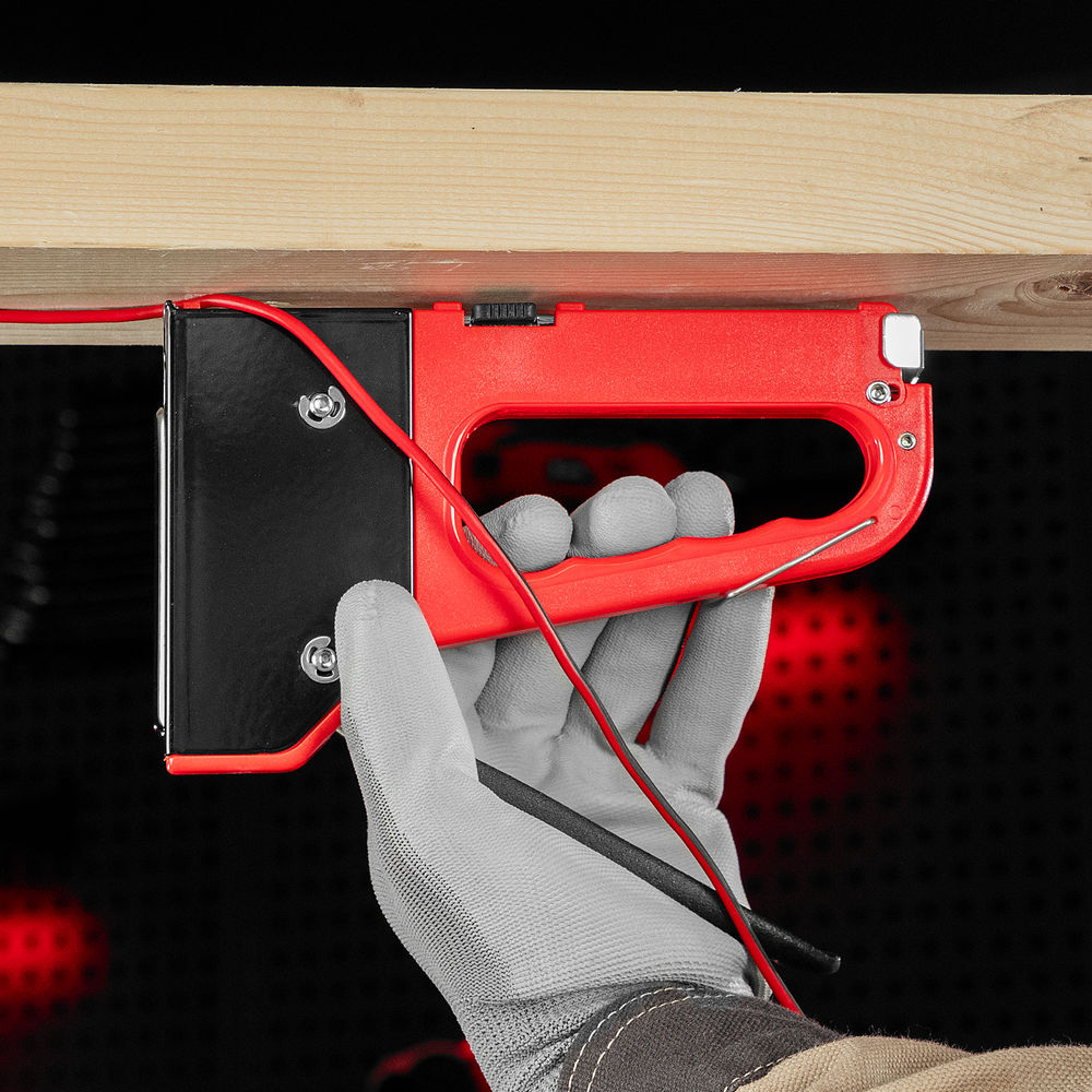 Степлер мебельный 4-функциональный пластиковый, тип скобы: 53, 28, 300, 500, 6-14 мм Matrix (40905)