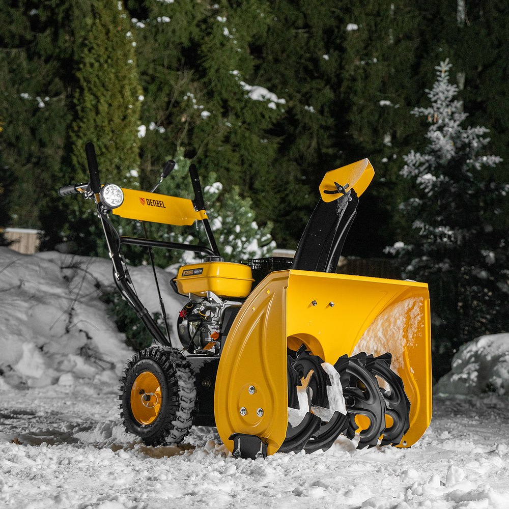 Бензиновая снегоуборочная машина SBM 610, 212 cc, ручной старт, фара Denzel (97653)