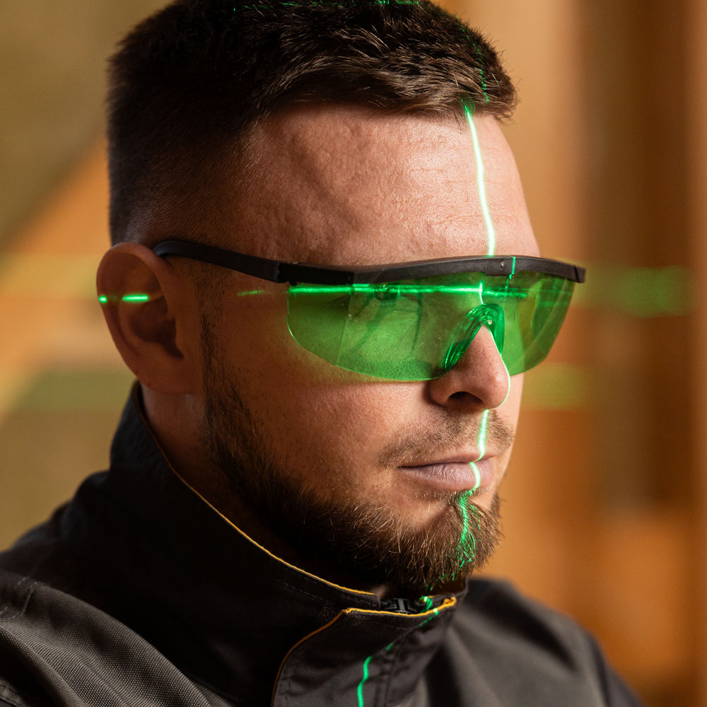 Лазерный уровень мультипризменный DLV-360-3T, 30 м, зеленый луч, Li-Ion 2,4 Aч, штатив // Denzel (350805)