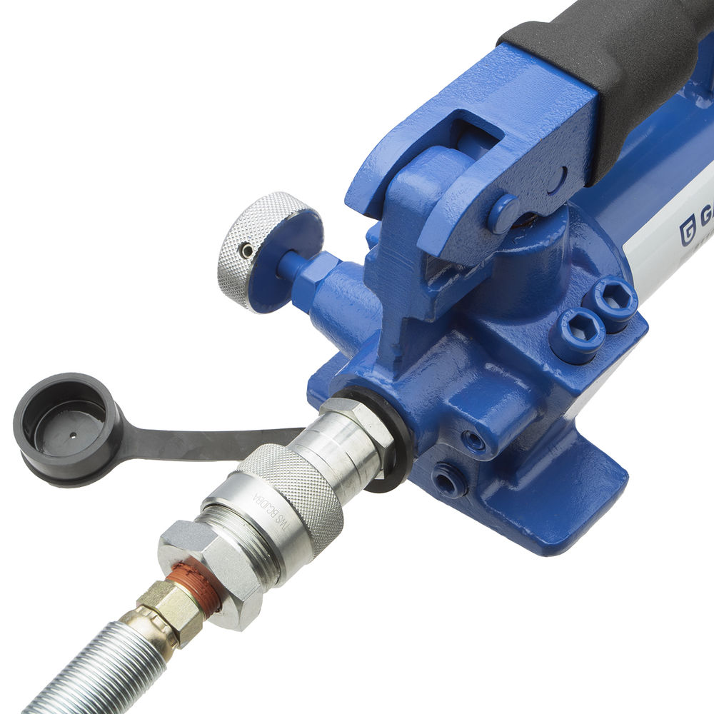 Насос ручной гидравлический 700 бар; 0, 6 л; комплект (манометр, рукав 1,5 м, кейс), GARWIN INDUSTRIAL, 811006-700-0600-K