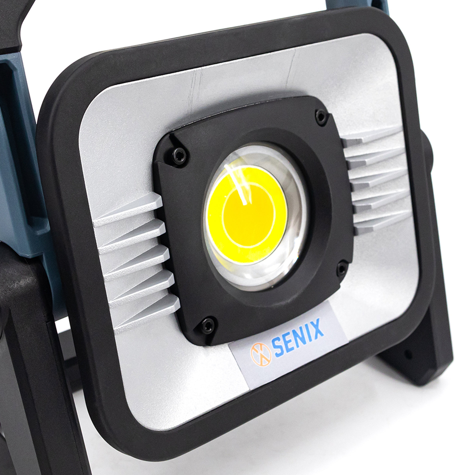 Прожектор портативный, без АКБ и ЗУ X2 20В