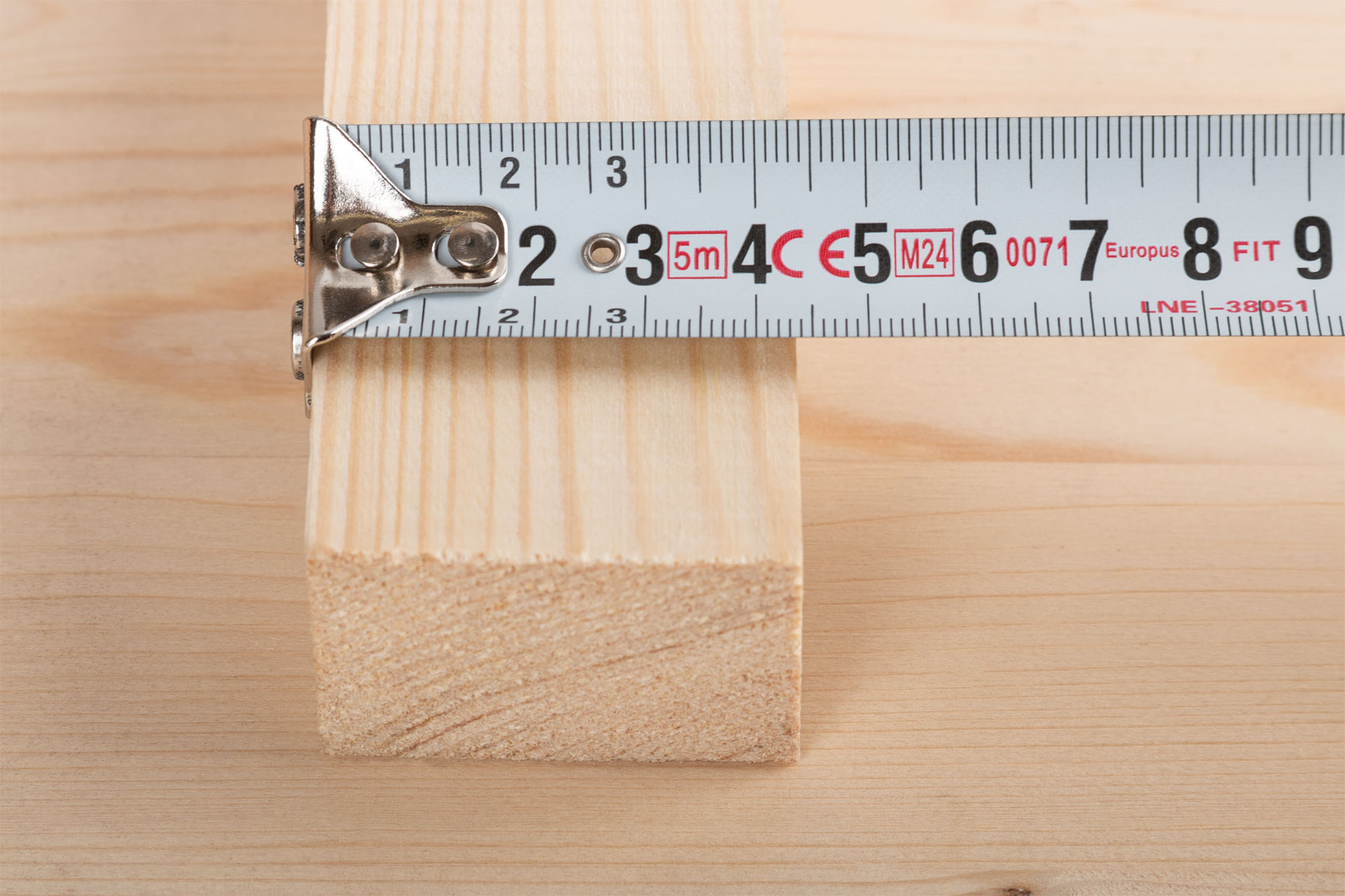 Рулетка Гранд, калибр.лента, нейлон.покр., магн.крючок, двойной стопор, прорезин.корпус 5 м х 25 мм