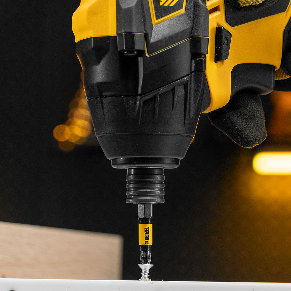 Бита PH2х50, сталь легированная S2, 10 шт., круглый профиль, отрывная упаковка, Е 6,3 Denzel (11679)