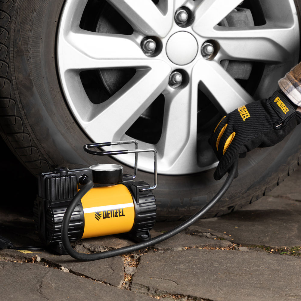 Компрессор автомобильный AC-37, 12 В, 7 атм, 37 л/мин, автомобильный предохранитель Denzel (58055)