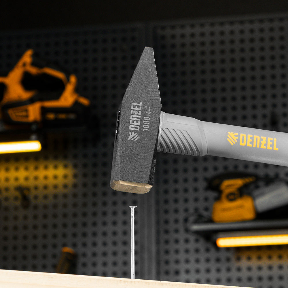 Молоток слесарный, 1000 г, кованый, фибергласовая рукоятка c TPR покрытием Denzel (10490)