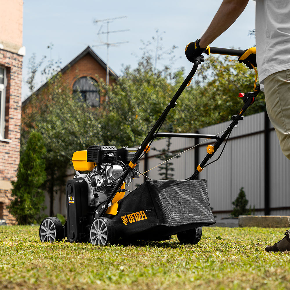 Скарификатор-аэратор бензиновый SAG-400, 212 см3, -15/+10 мм, 40 см Denzel (57802)