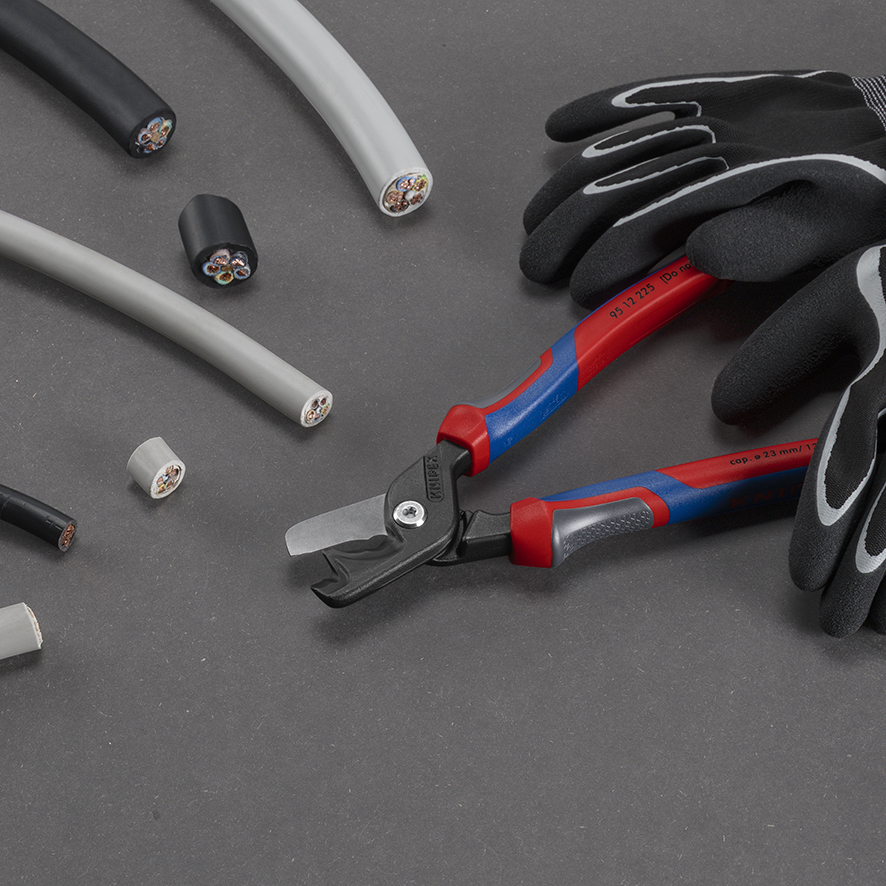 Кабелерез ступенчатый рез O 23 мм (120 мм?), длина 225 мм, фосфатированный, 2-комп ручки StepCut XL KN-9512225