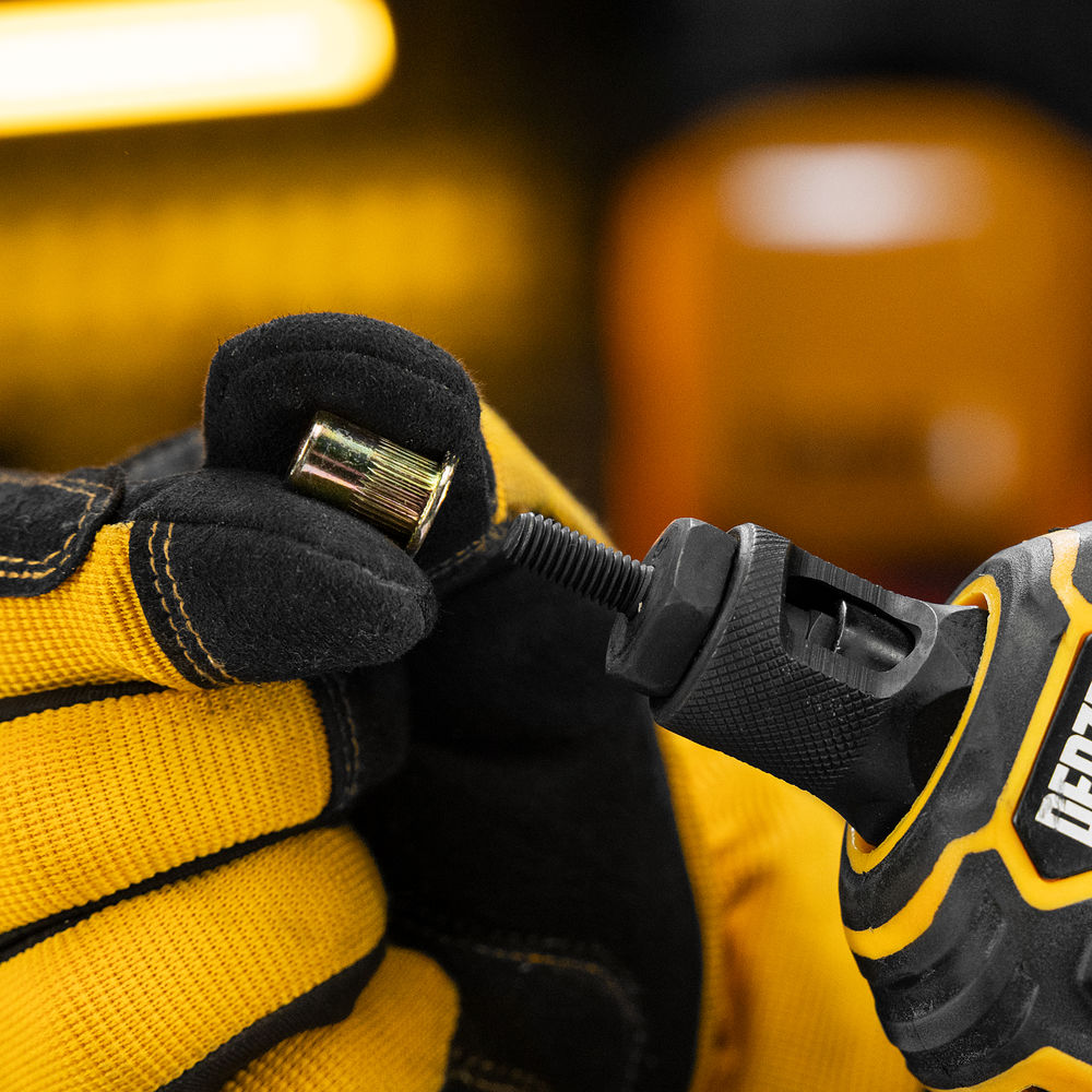 Заклепки резьбовые, стальные, оцинкованные, М6, пластиковый кейс, 70 шт. Denzel (40603)