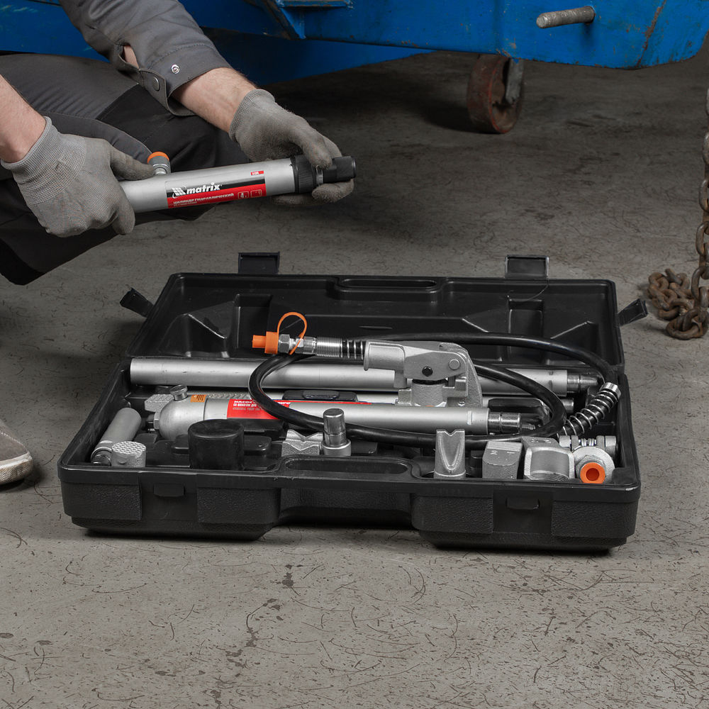 Растяжка гидравлическая, 4 т, набор из 17 предметов, 7 сменных насадок, в пластиковом кейсе Matrix (513345)