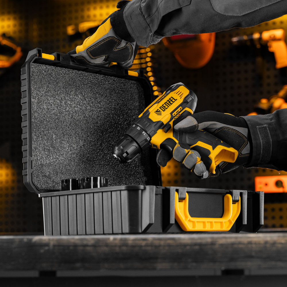 Дрель-шуруповерт аккумуляторная CDQ-12, Li-Ion, 12 В Denzel (26106)