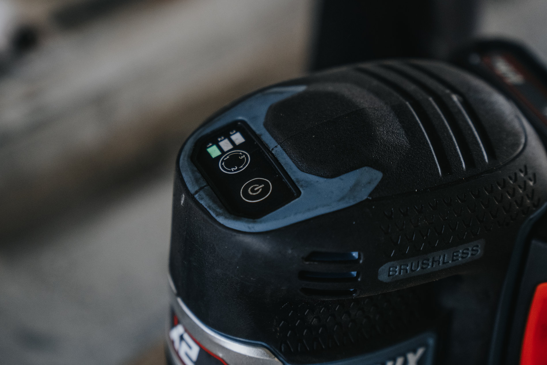 Орбитальная (эксцентриковая) шлифмашина, бесщ.дв., 125 мм, с 1 АКБ, 1 ЗУ X2 20В