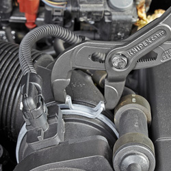 Щипцы для хомутов пружинных, размер хомутов до O 70 мм, зев 40 мм, длина 250 мм, дополнительный фиксатор (KN-8551250AF)