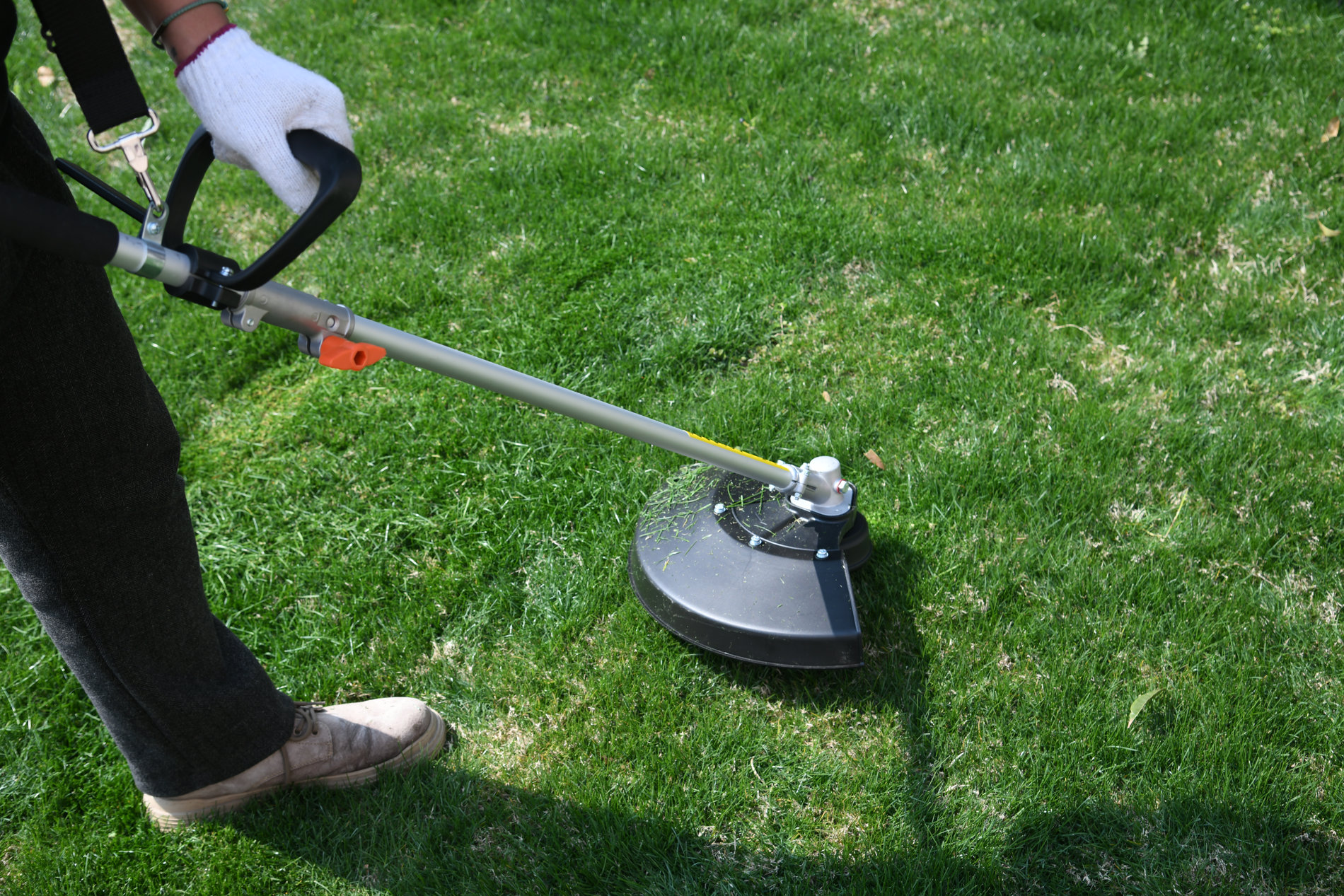 Триммер сетевой, 1200 Вт, 34 см (леска), 23 см (нож), D-рукоятка