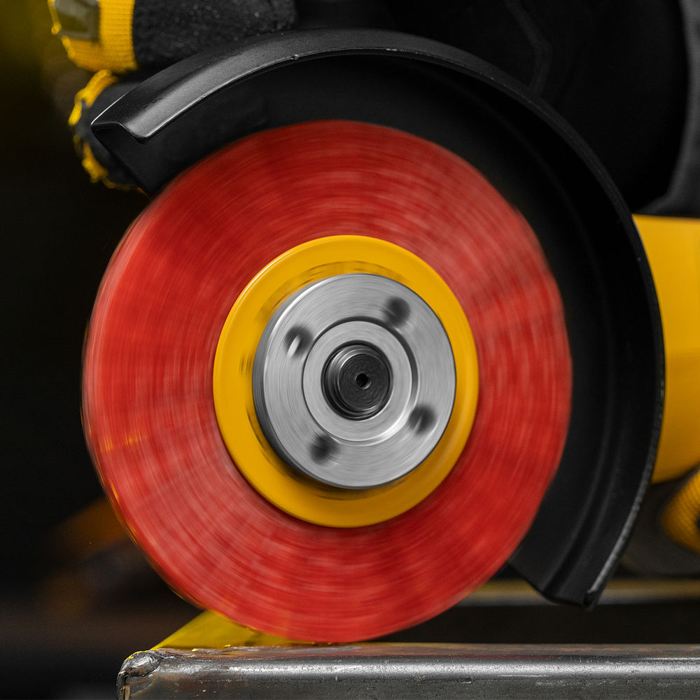 Щетка для УШМ, 100 мм, Плоская, нейлоновая щетина, посадка 22,2 мм Denzel (74437)