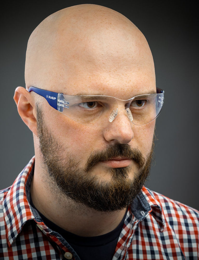 Очки защитные открытого типа прозрачные облегчённые стекло устойчивое к царапинам и запотеванию ЗУБР БАРЬЕР Профессионал 110487