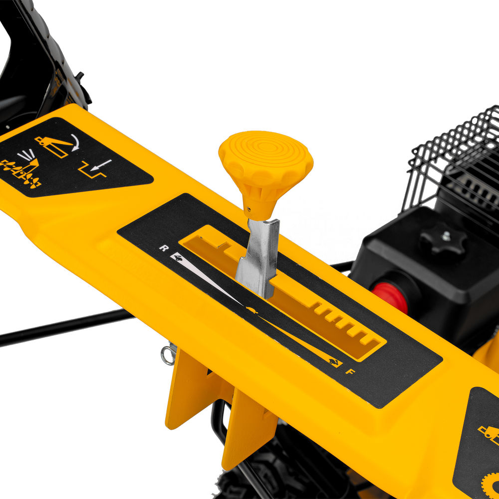 Бензиновая снегоуборочная машина SB 560 LP, 212 cc, электростартер, фара Denzel (97652)