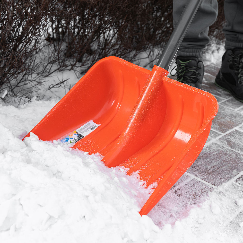 Лопата для уборки снега пластиковая, 400х405х1380 мм, стальной черенок, усиленная Сибртех (61666)