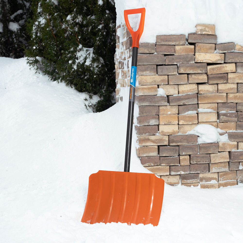 Лопата для уборки снега стальная, 470х335х1335 мм, стальной черенок, Сибртех (61656)
