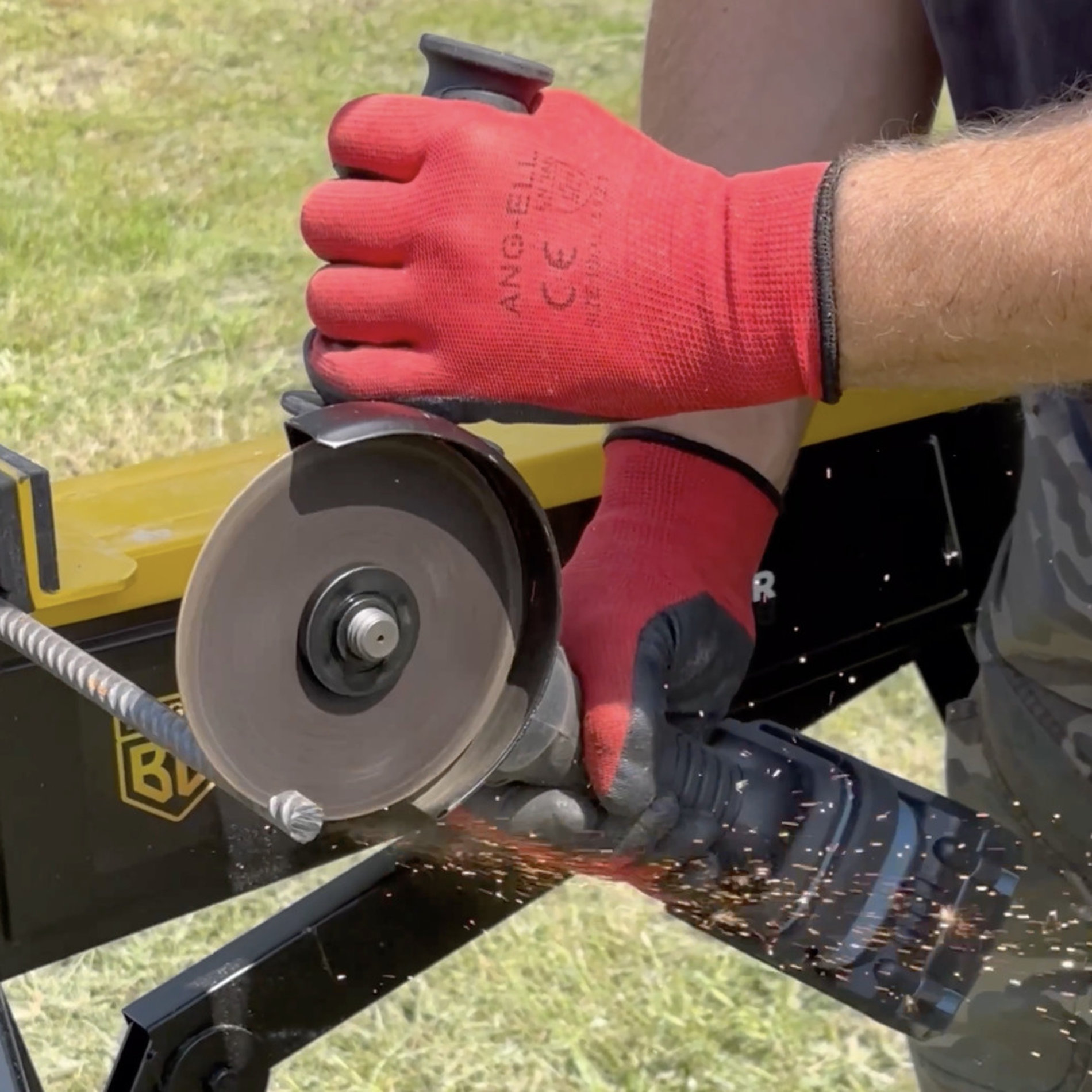 УШМ (болгарка), 125 мм, без АКБ и ЗУ X2 20В