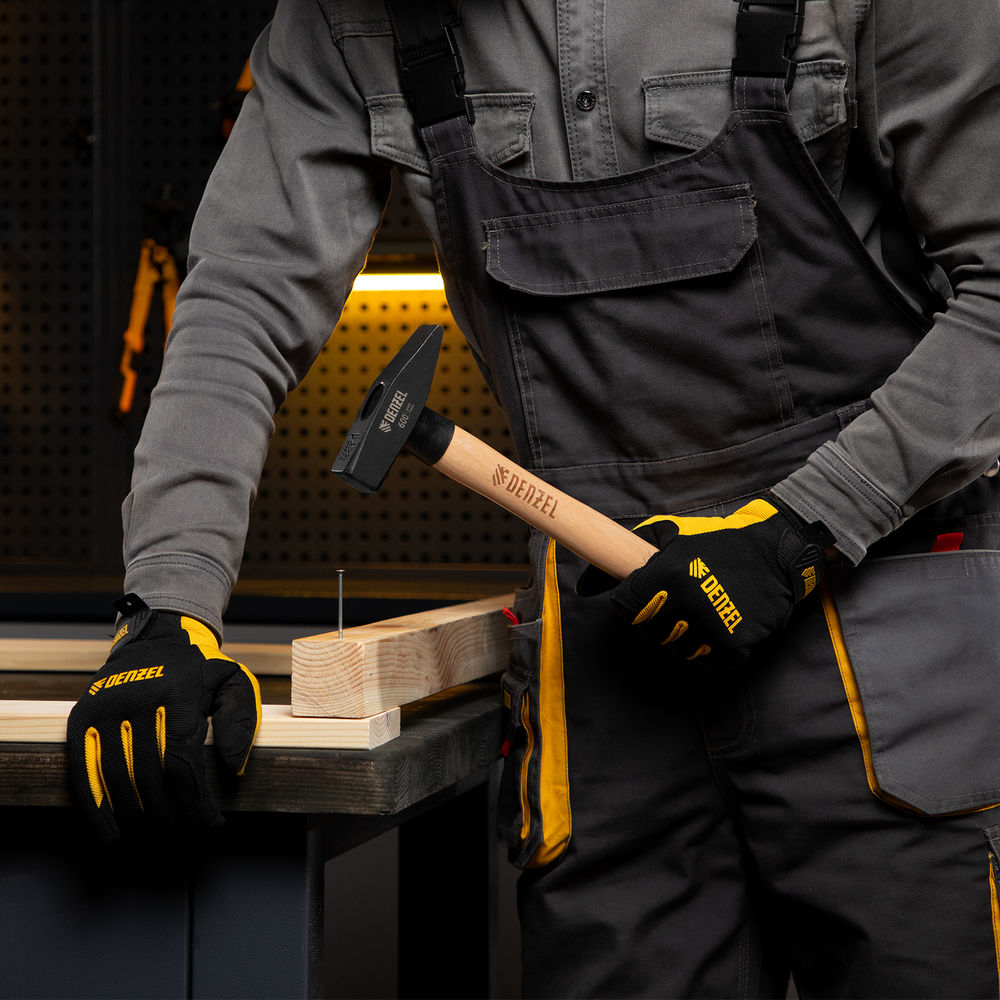 Молоток слесарный, 600 г, кованый квадратный боек, буковая рукоятка Denzel (10431)