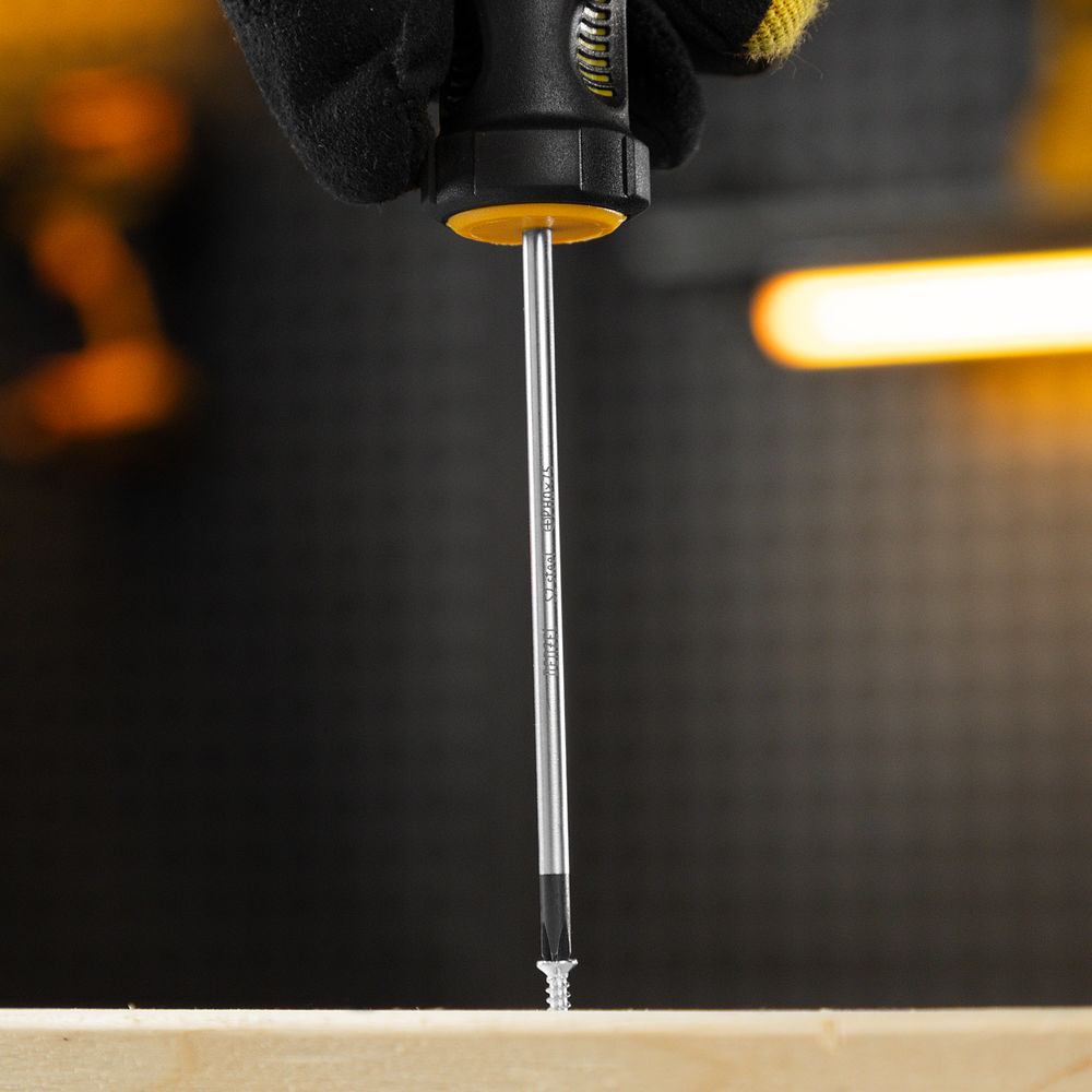 Отвертка, PH0х75 мм, S2, 3к рукоятка Denzel (121717)