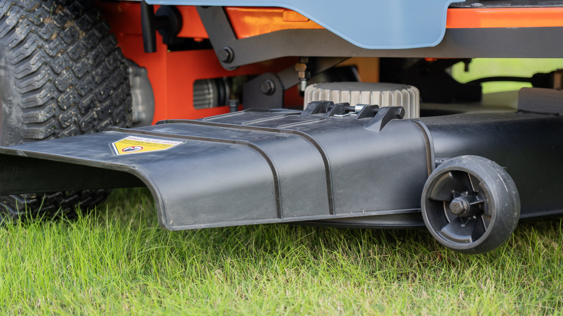 Райдер газонокосилка ZTR аккумуляторная ZTRX6-M-EU, 107см, с 4 АКБ 12Ач и зу 1600Вт, SENIX