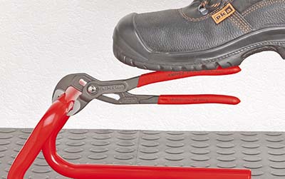 Клещи переставные 250 мм, зев 50 мм, фосфатированные, обливные ручки COBRA KN-8701250