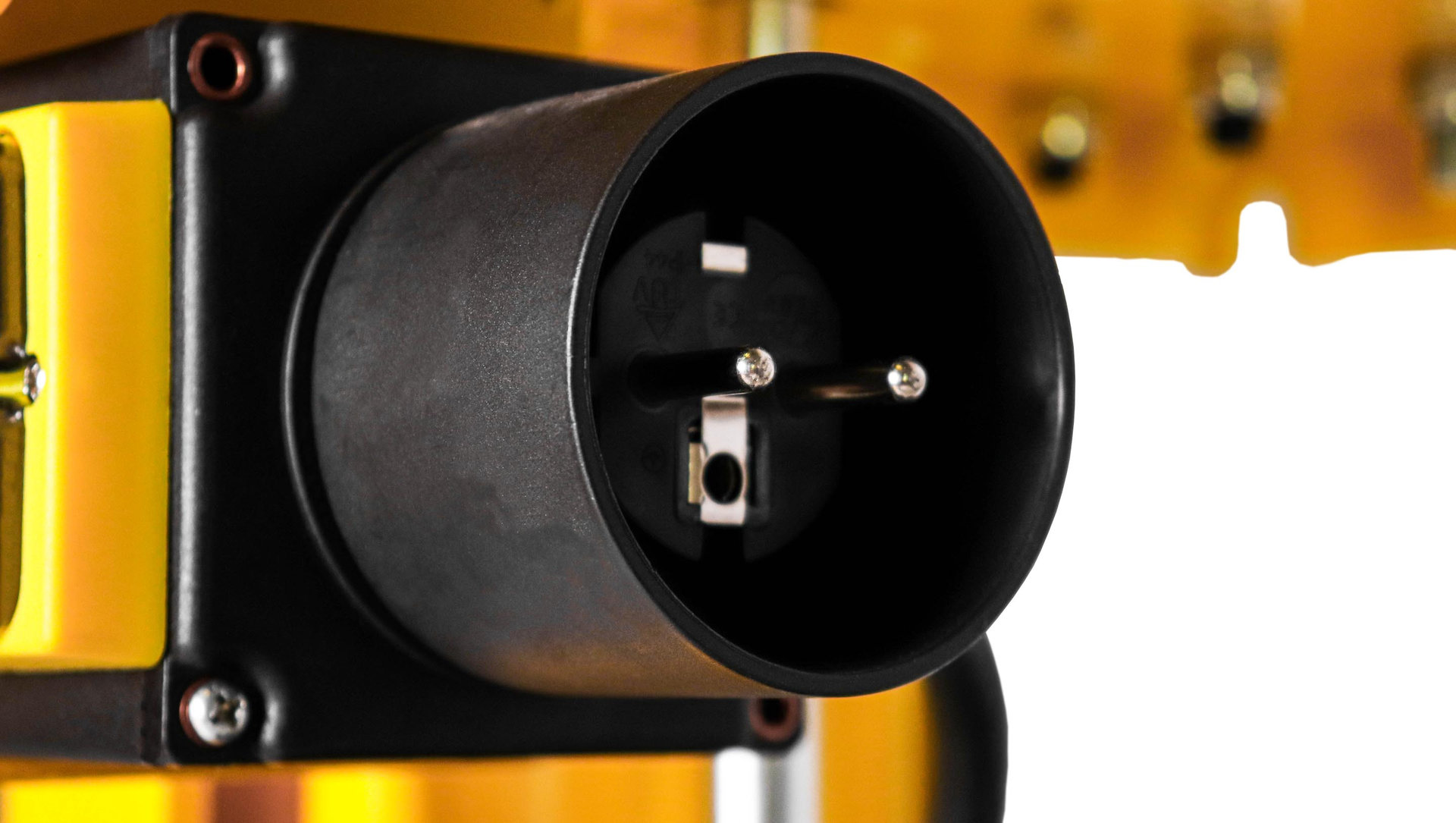 Дровокол CHAMPION LSV6000 (2,7кВт 6тонн 97кг,+насадка для колки дров на 4 части) (LSV6000)