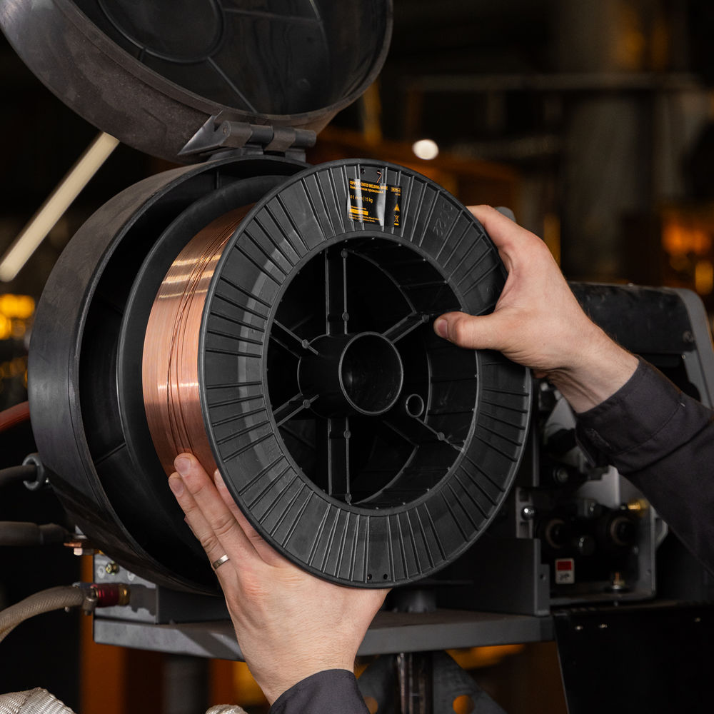 Омедненная проволока ER70S-6, диам. 1 мм, 15 кг, диам. катушки D300 Denzel (97543)