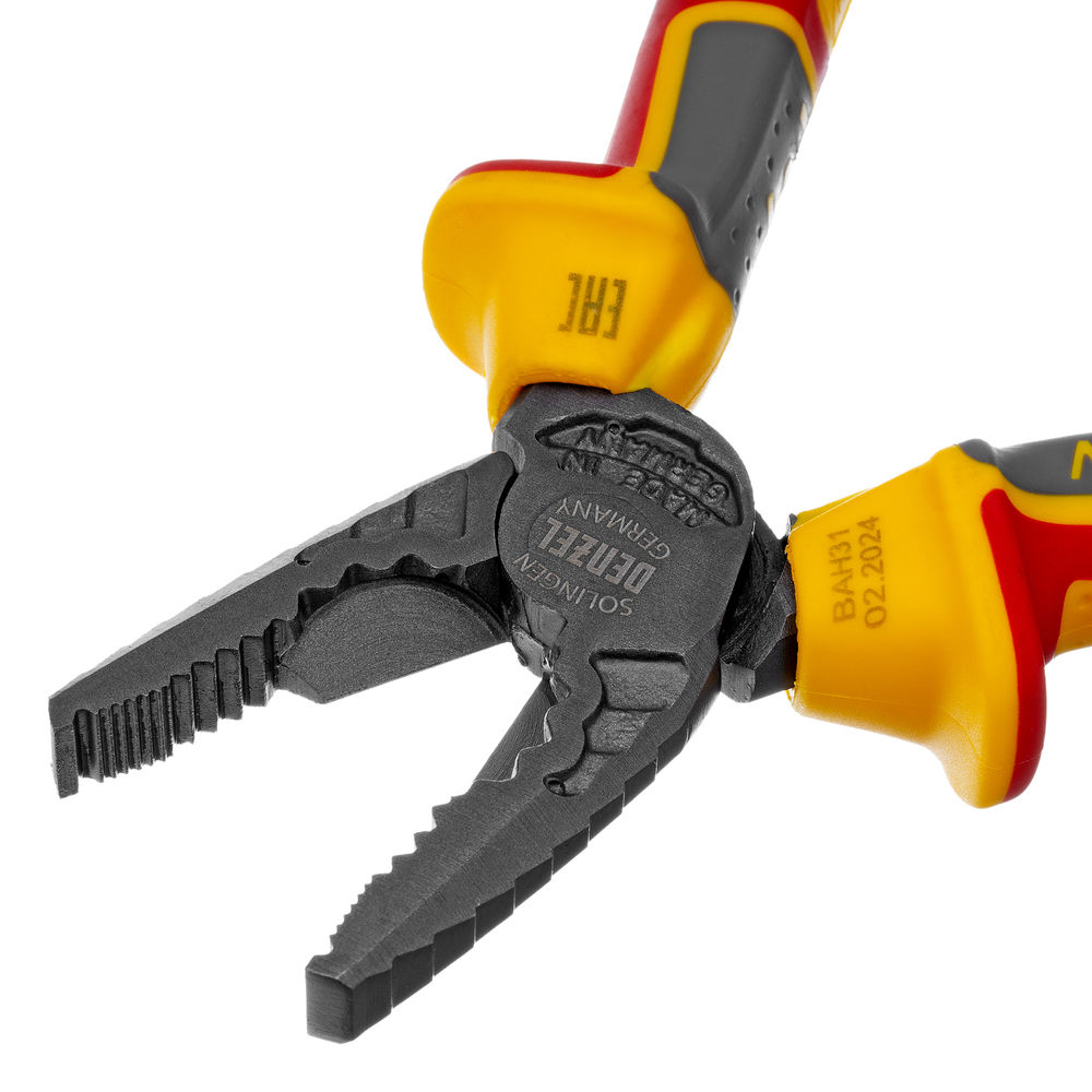 Плоскогубцы комбинированные, диэлектрические трехкомпонентные рукоятки до 1000 В, 165 мм Denzel (17085)