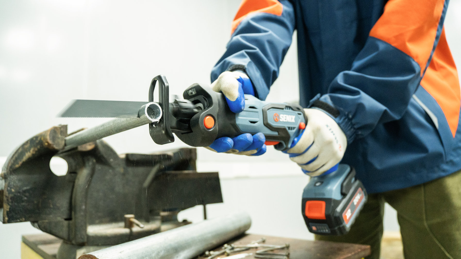 Сабельная пила, 13 мм, без АКБ и ЗУ X2 20В