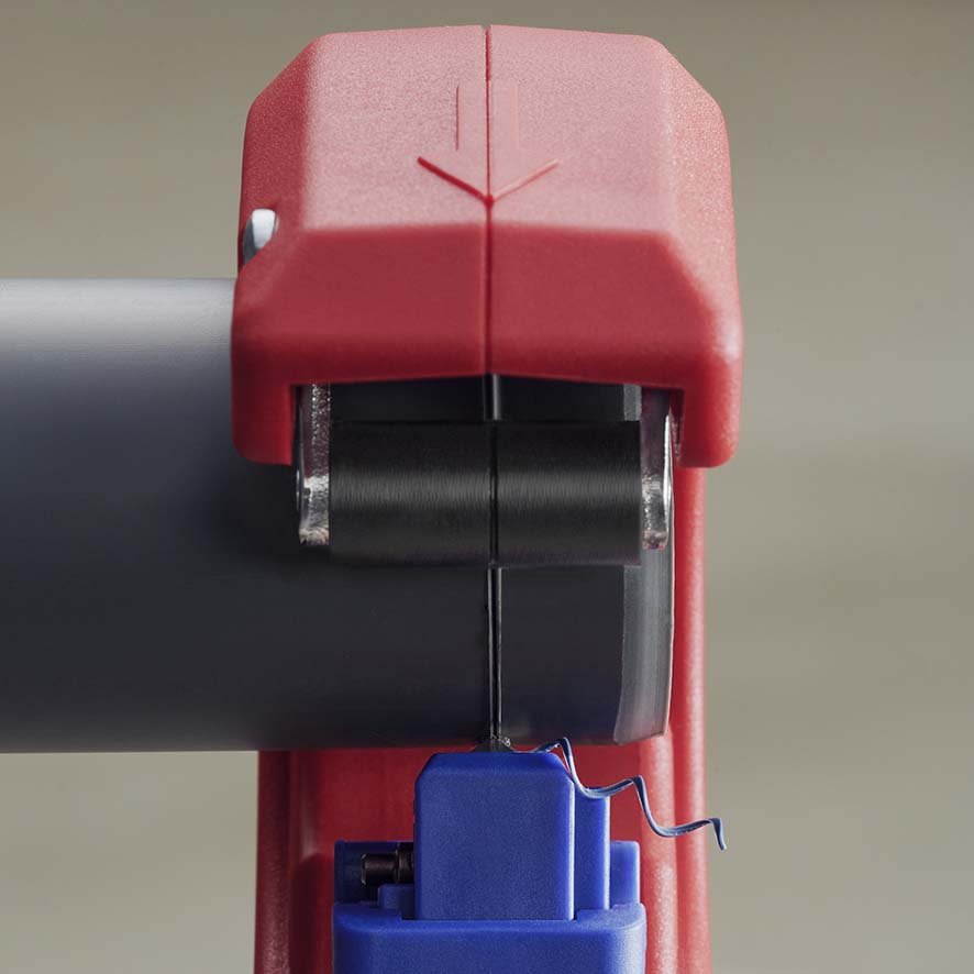 Труборез O 32/40/50 мм для канализационных пластиковых труб, толщина max 2.4 мм, длина 202 мм, BK DP50 KNIPEX KN-902301BK