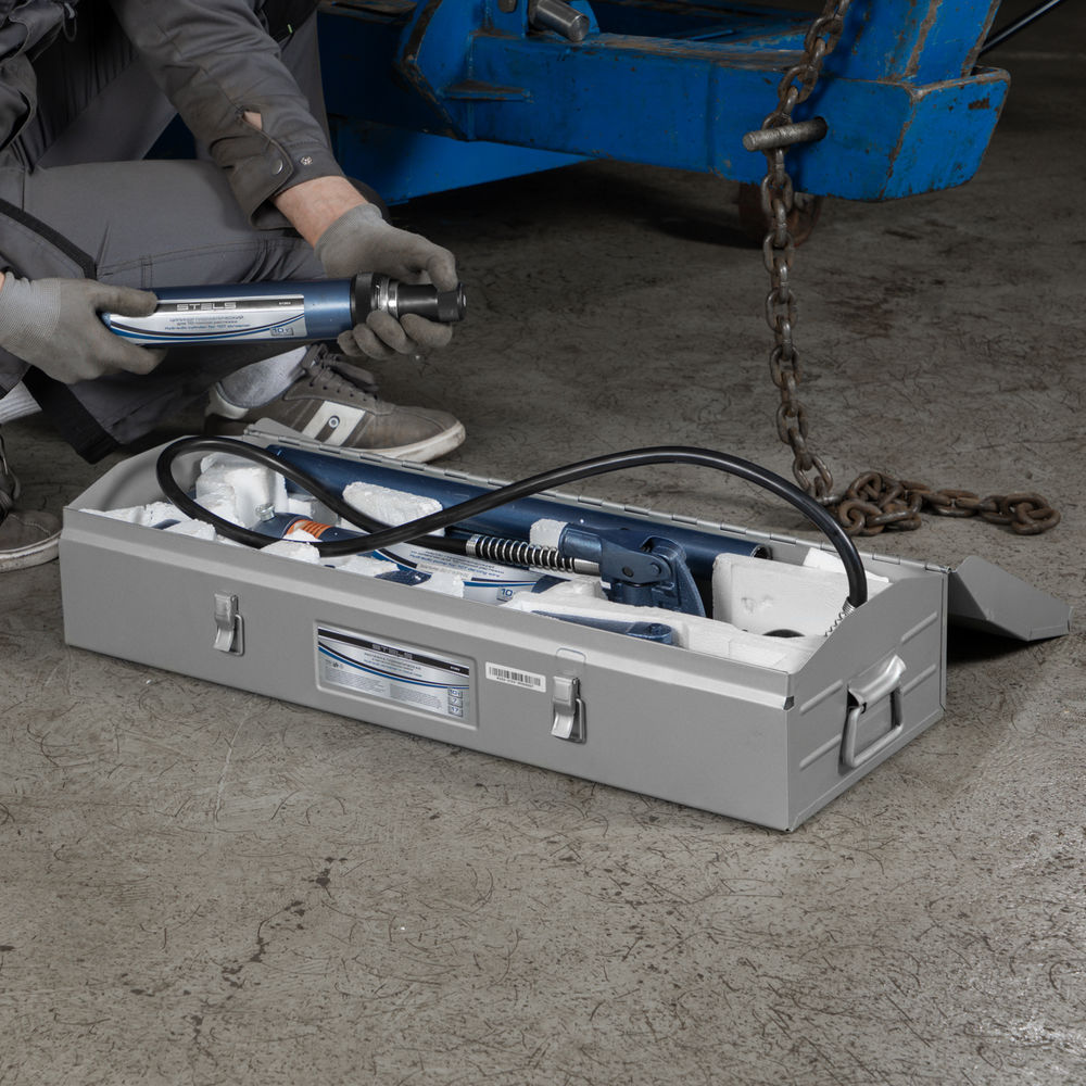 Растяжка гидравлическая, 10 т, набор из 17 предметов, 7 сменных насадок, в металлическом кейсе Stels (51353)