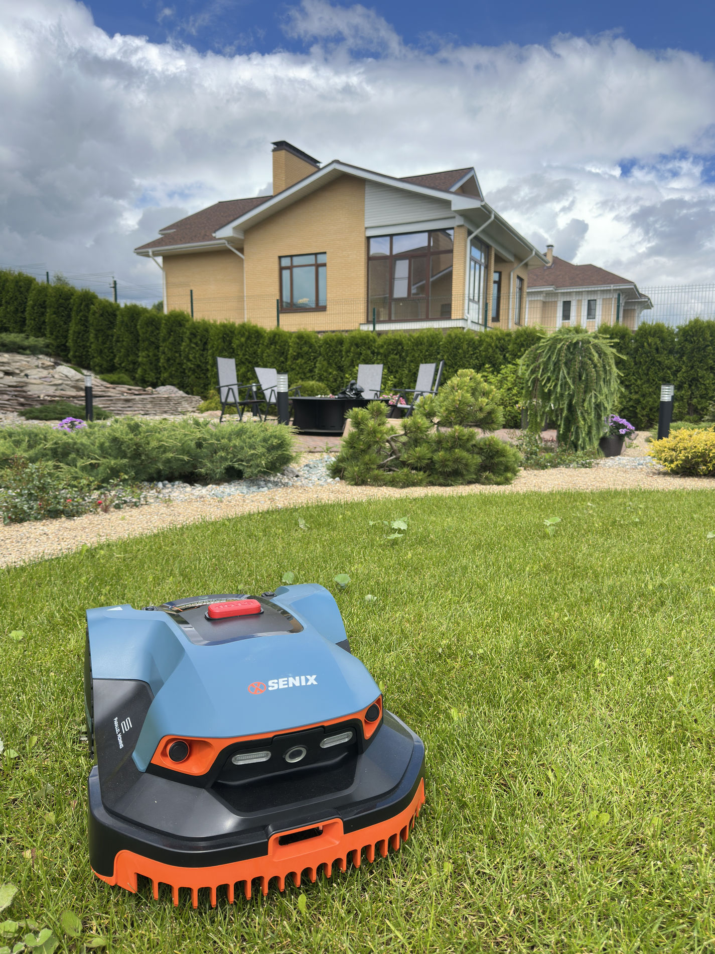 Робот газонокосилка GPS, 22.5 см, в комплекте 1 батарея 4.0Ач, Зарядная станция. X2 20В