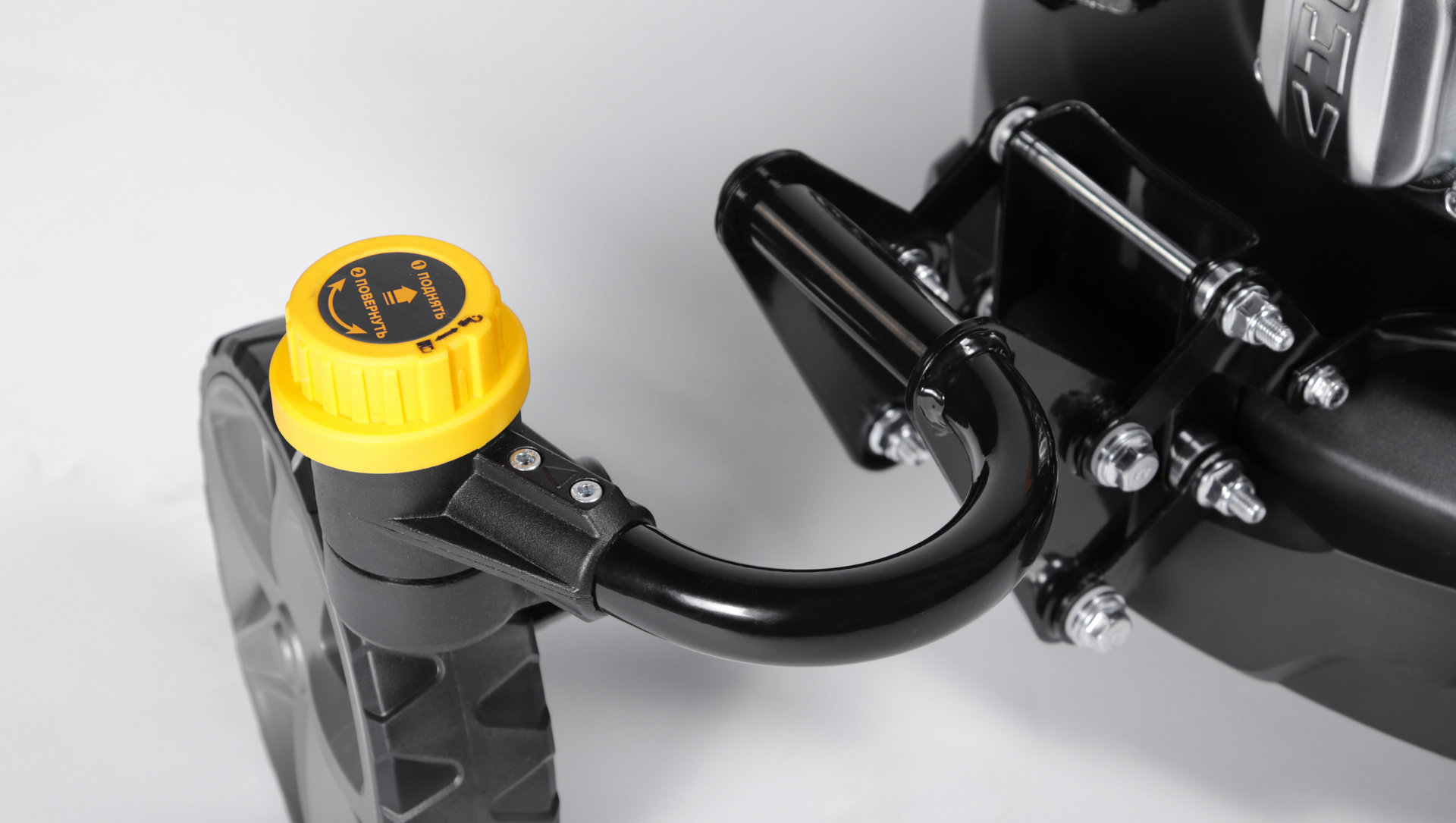 Газонокосилка CHAMPION LMZ5130/1 (3кВт привод 508мм 65л 25-75мм 1рычаг/6, 37кг4в1 3колеса1разблок) (LMZ5130/1)