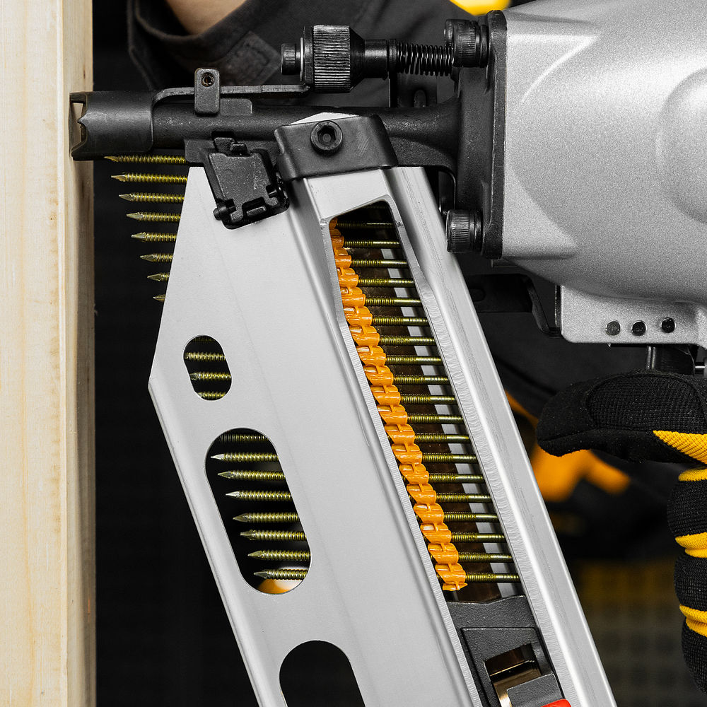 Гвозди для пнев. нейлера (крашен.) длина - 90 мм, диам. - 3,05 мм, 2000 шт. Denzel (57700)