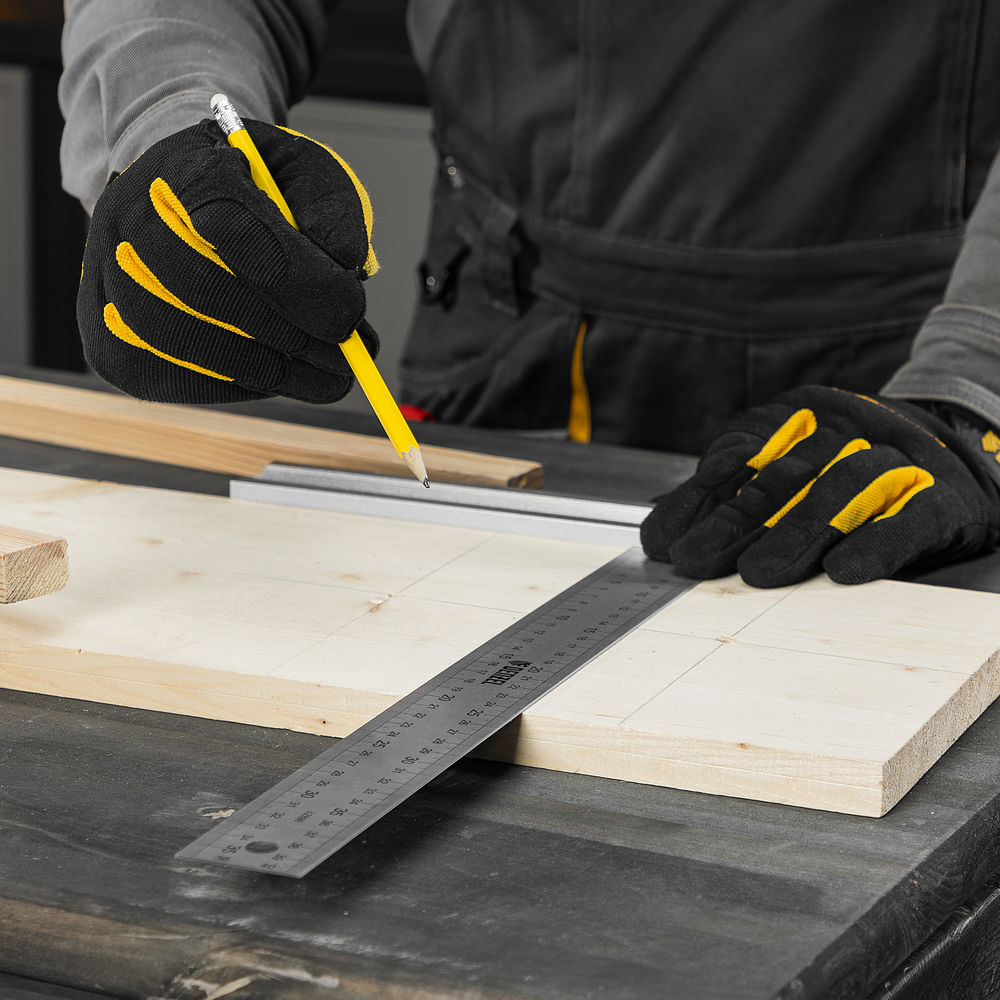 Угольник стальной 400 мм, нержавеющая сталь, градуировка, алюминиевое основание Denzel (32398)