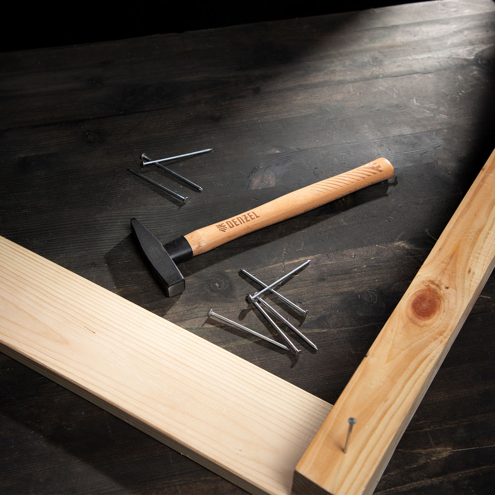 Молоток слесарный, 200 г, кованый квадратный боек, буковая рукоятка Denzel (10426)