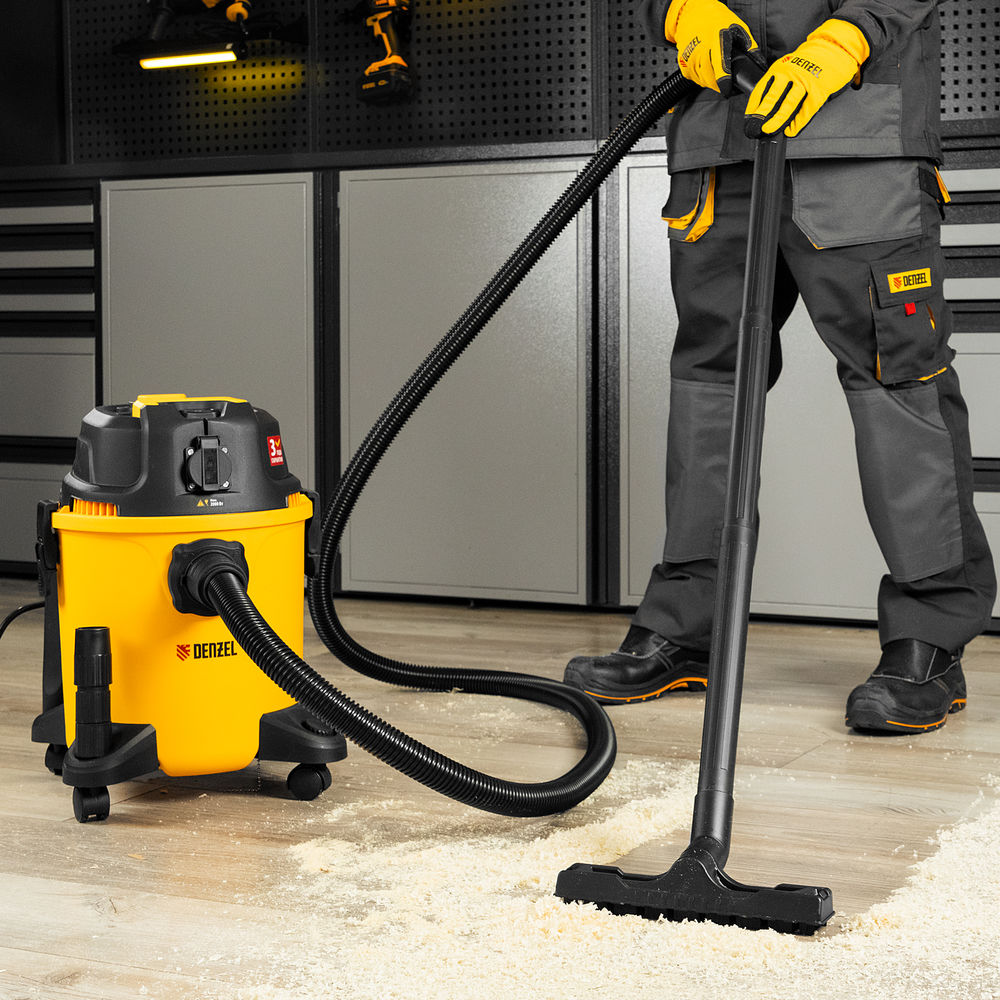 Пылесос строительный RVC20, 1400 Вт, бак 20 л, шланг 3 м, розетка с автосинхр. Denzel (28202)