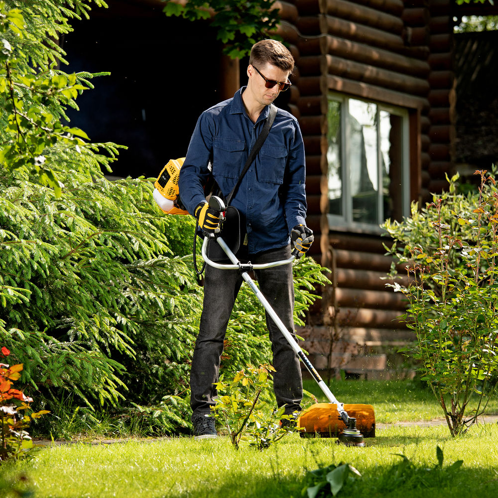 Триммер бензиновый DTL-43, 43 см3, неразъемная штанга, состоит из 2 частей Denzel (96263)