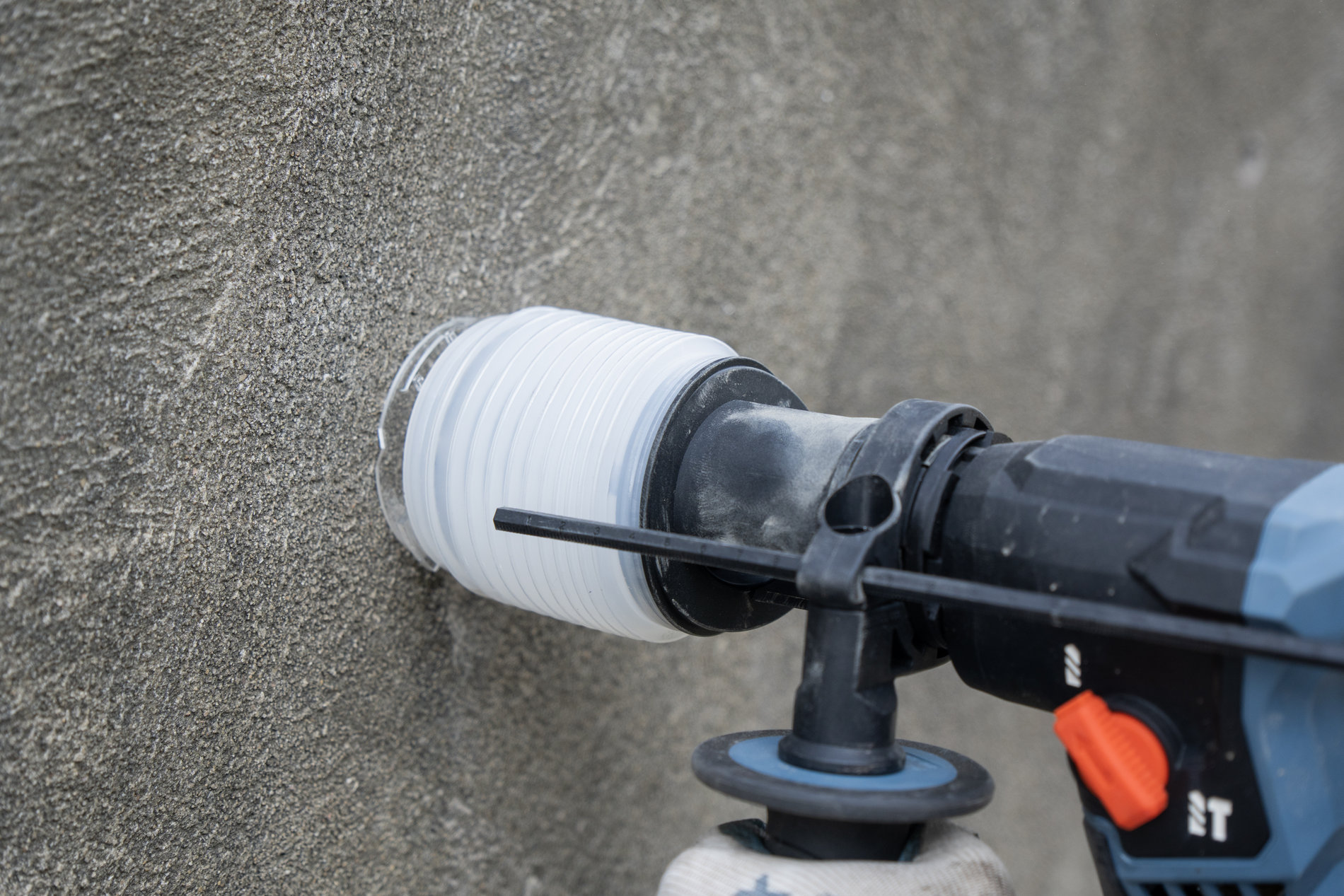 Перфоратор SDS-plus, 1.2Дж, 17 мм, без АКБ и ЗУ X2 20В