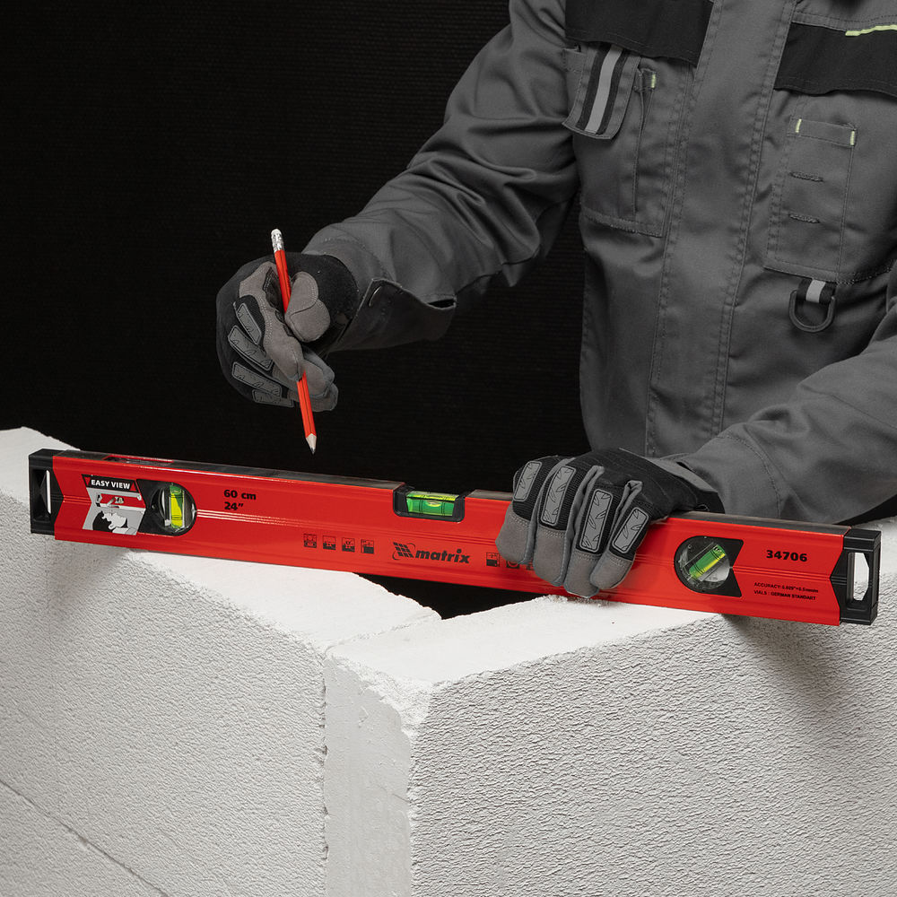 Уровень алюминиевый магнитный, 600 мм, фрезерованный, 3 глазка (1 зеркальный) усиленный Matrix (34706)