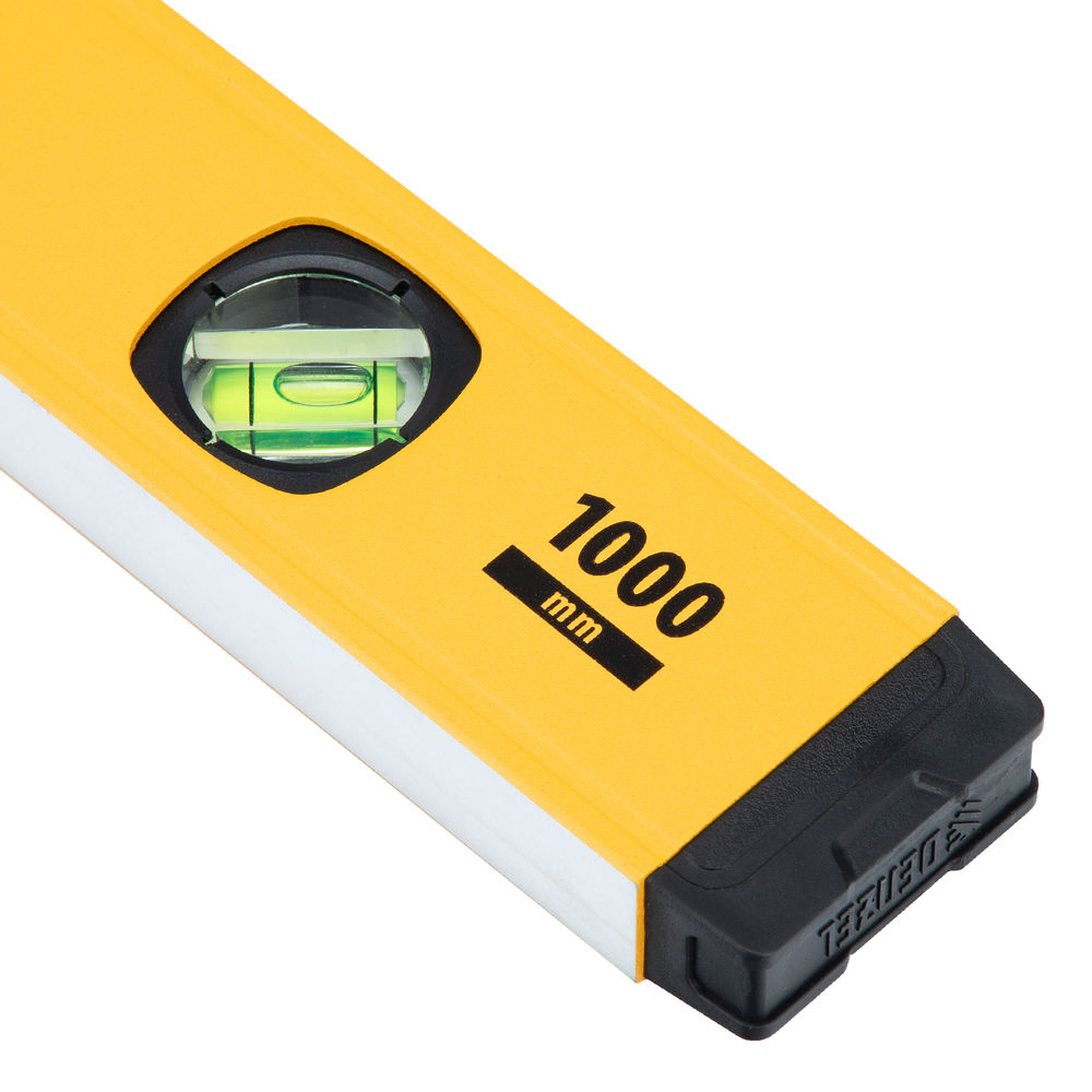 Уровень алюминиевый, магнит, фрезерованный, 3 глазка (1 зеркал.) 0,5 мм/м, 1000 мм Denzel (33693)