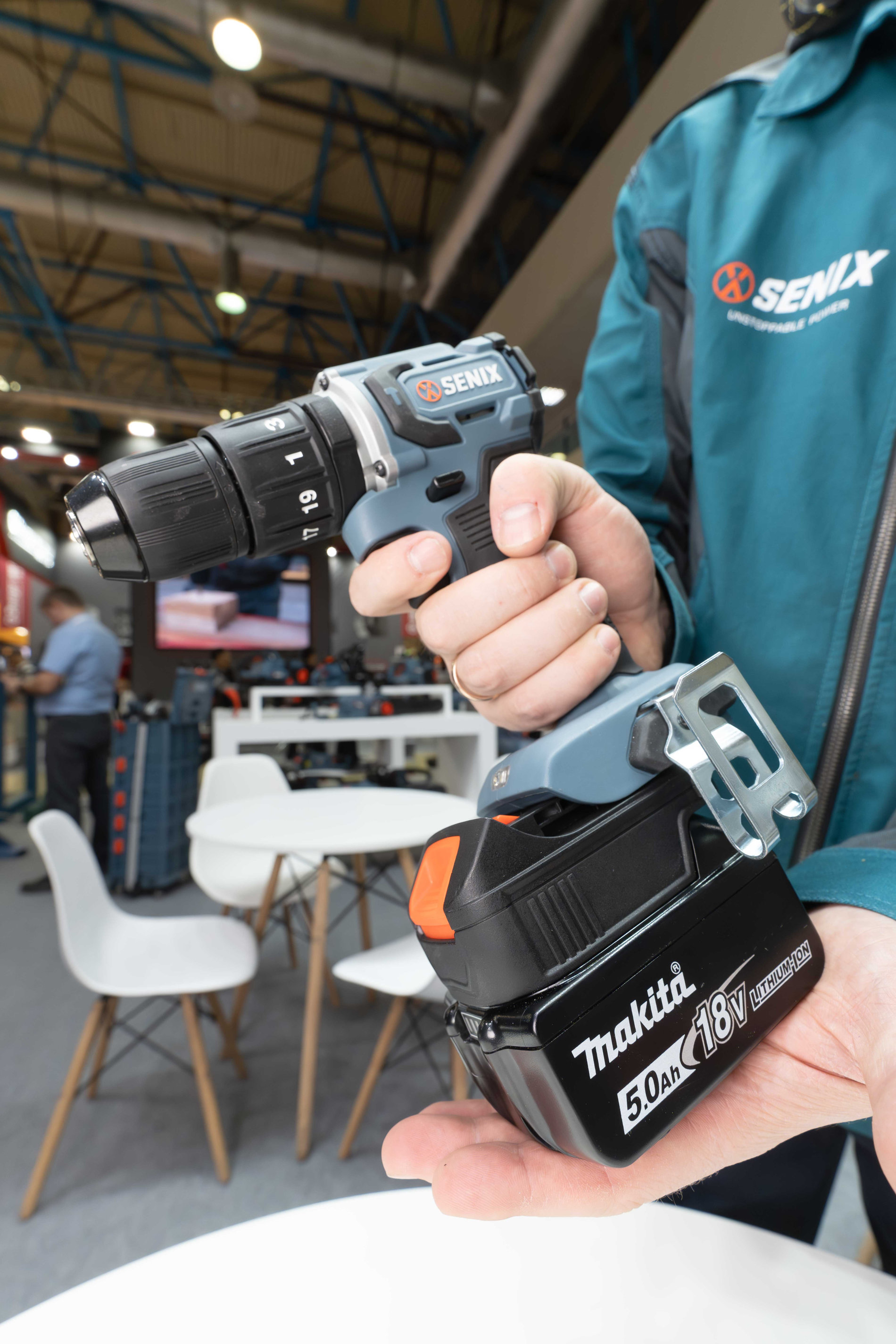 Адаптер-переходник для аккумуляторных инструментов SENIX X2 20V для MAKITA LXT