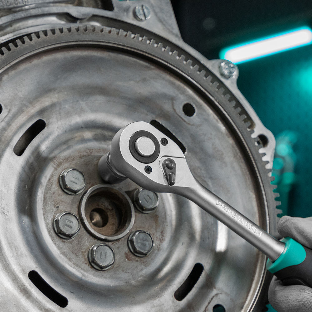 Ключ-трещотка 1/2, CrV, 72 зуба, с быстрым сбросом, матовый хром Stels